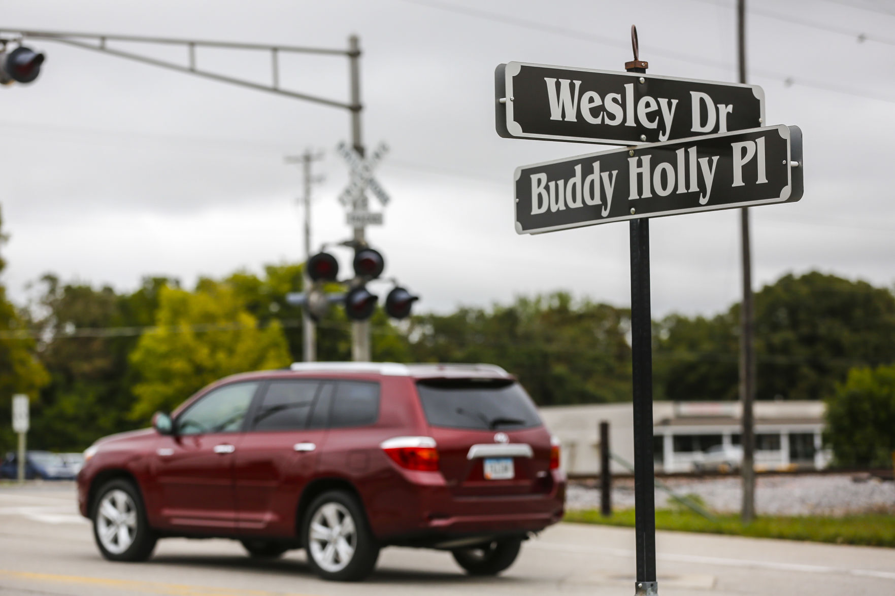 Railroad crossing 1